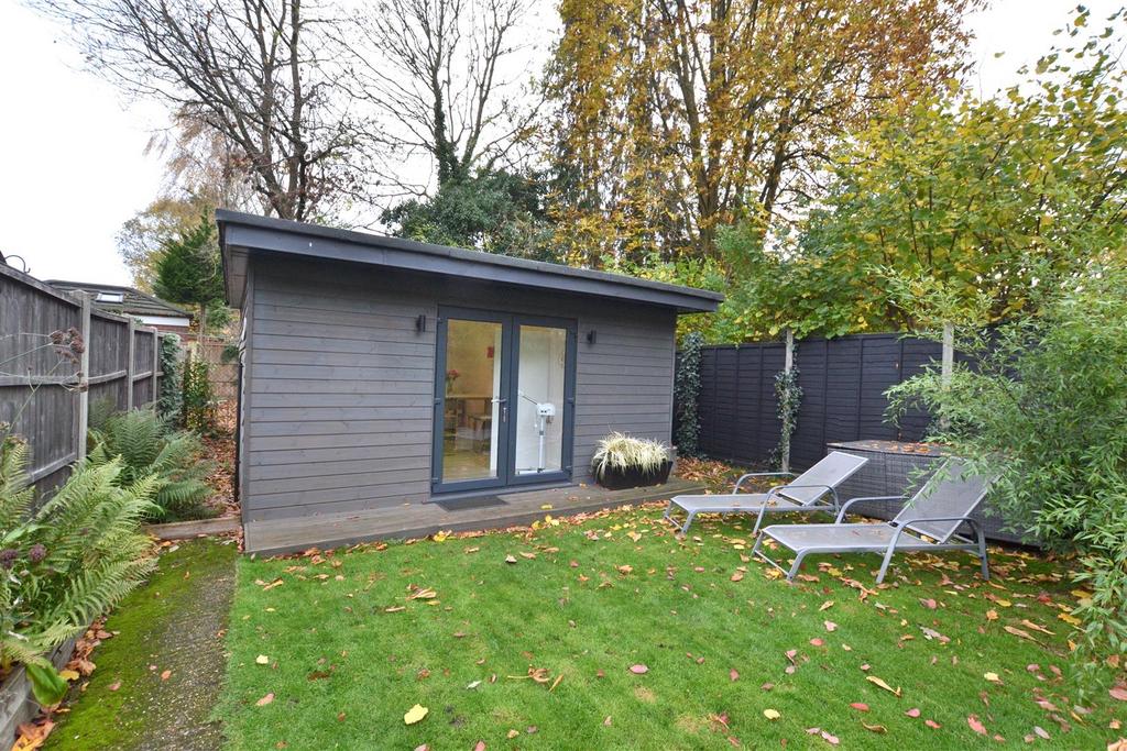 Outbuilding.JPG