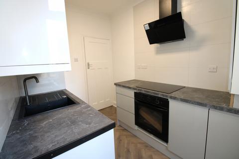 2 bedroom ground floor maisonette for sale, High Street, Hornchurch RM12