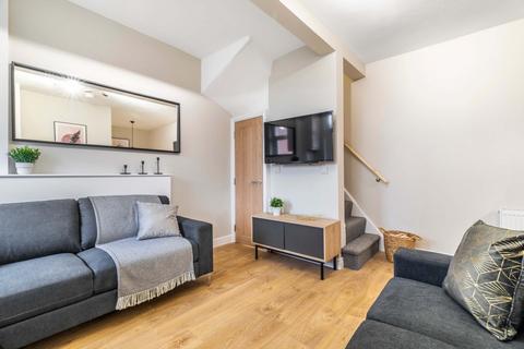 Knowle Terrace, Leeds LS4