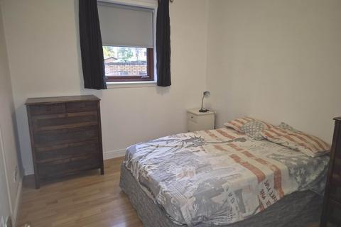 2 bedroom flat to rent, Southside Crescent, Glasgow