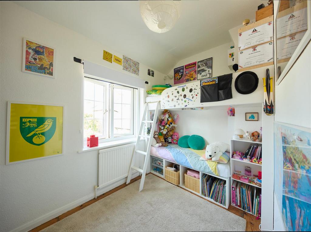 Second bedroom 01 copy.jpg