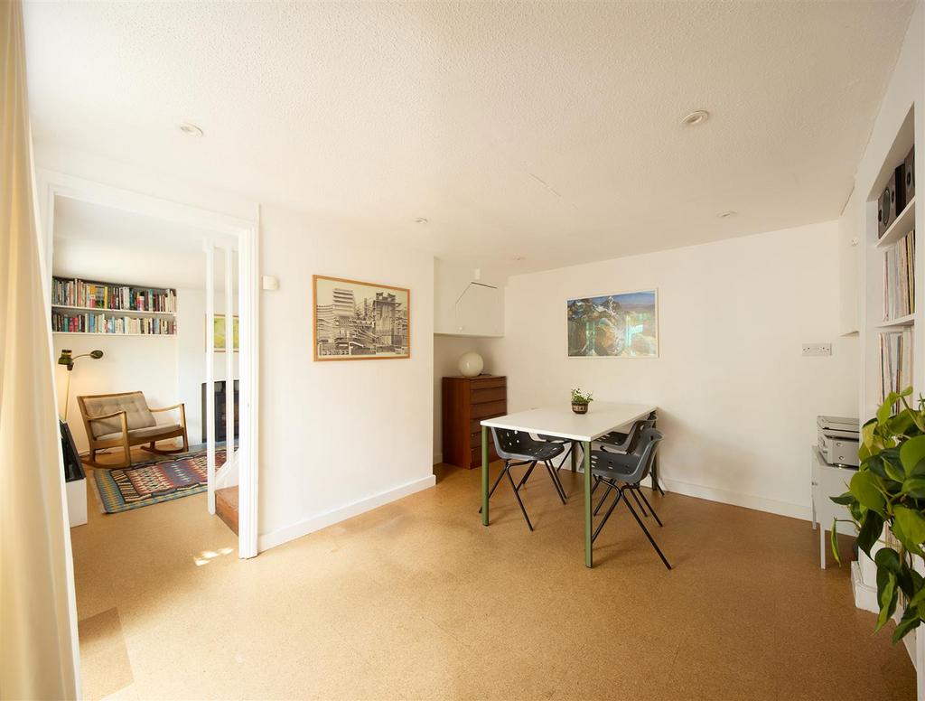 Dining room 02 copy.jpg