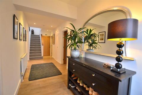 1 Basingbourne Close, Fleet, GU52 6TF