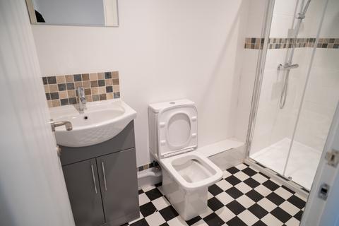 2 bedroom flat for sale, Arctic Road, Cowes PO31