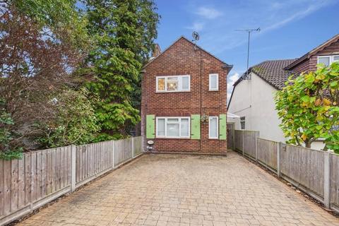 Glenfield Road, Ashford, Surrey, TW15