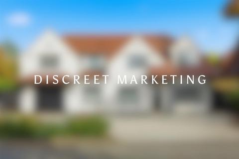 5 bedroom detached house for sale, Shenfield Gardens, Hutton, Brentwood