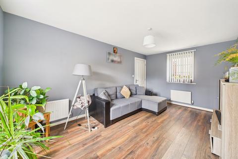 3 bedroom terraced house for sale, St. Simon Close, Queens Hill, Norwich