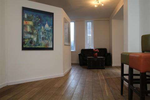 1 bedroom flat for sale, St. Leonards Road, London