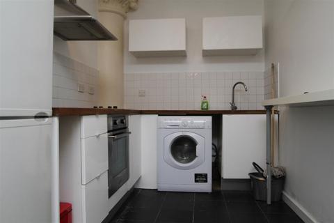 1 bedroom flat for sale, St. Leonards Road, London