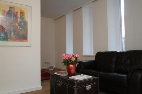 1 bedroom flat for sale, St. Leonards Road, London