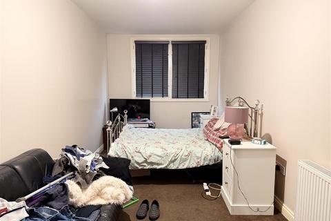 2 bedroom flat to rent, Flat 2, The Grand Hotel, Canal Street