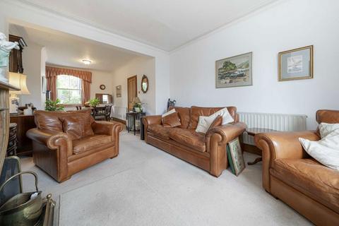 undefined, Station Road, Hampton TW12