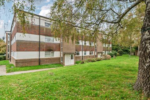 Gilligan Close, Horsham, West Sussex