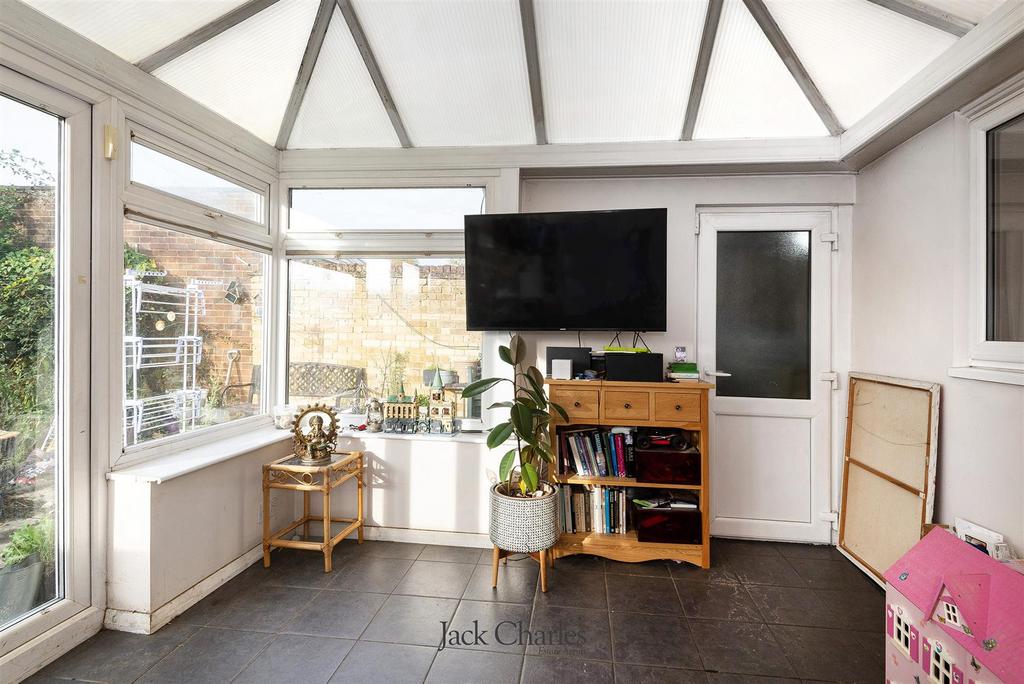 43 The Cherry Orchard, TN11 0 HU 007.jpg