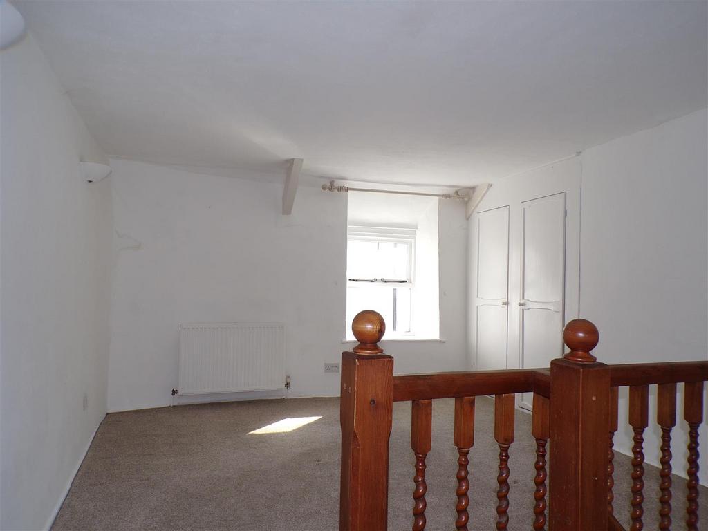 Bedroom 1.JPG