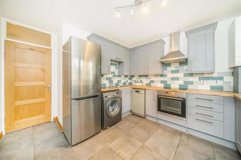 2 bedroom flat for sale, Sidney Street, London E1