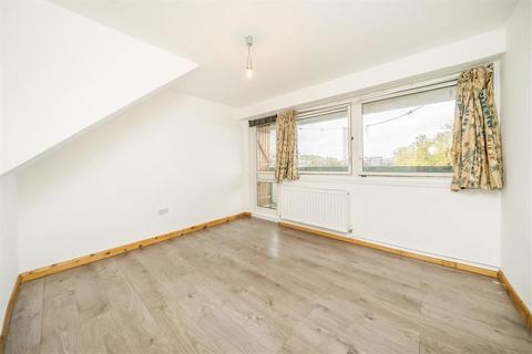 2 bedroom flat for sale, Sidney Street, London E1