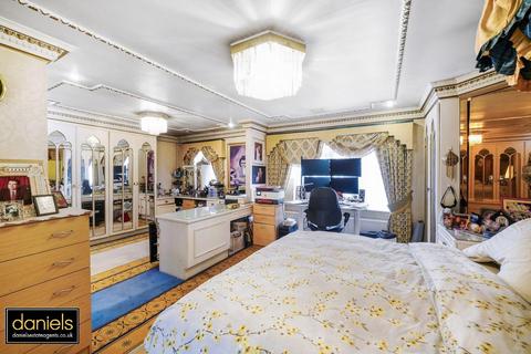 5 bedroom detached house for sale, Georgian Way, Harrow