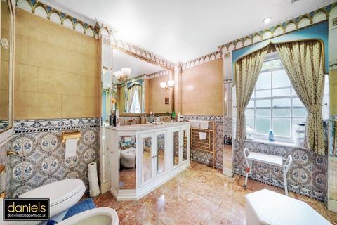 5 bedroom detached house for sale, Georgian Way, Harrow