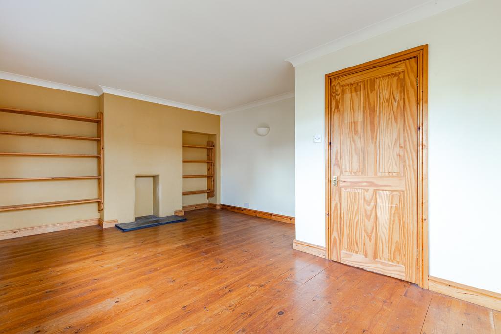 A10 - 4 Greenbanks, slapton - 251028