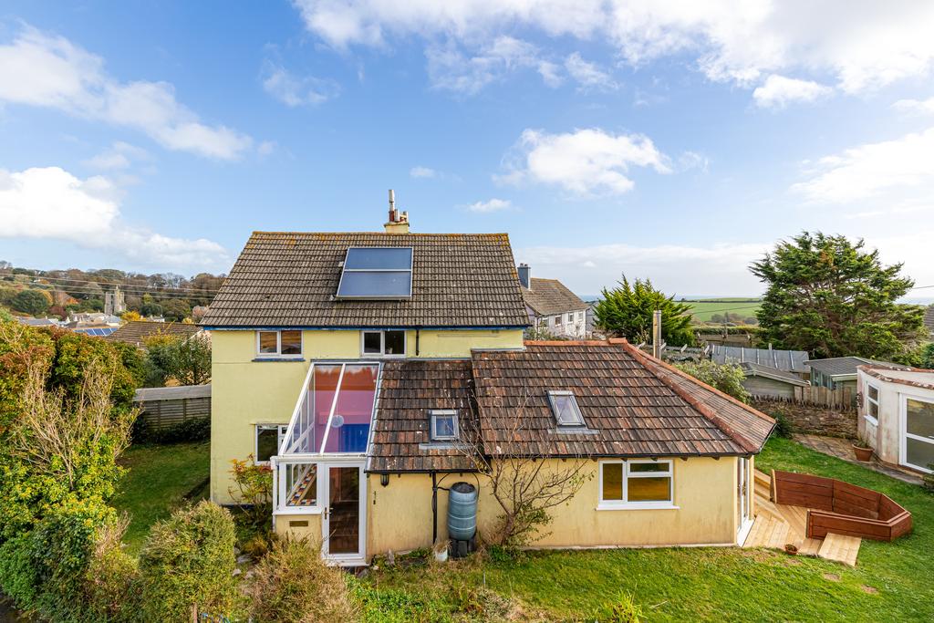 A02 - 4 Greenbanks, slapton - 251028