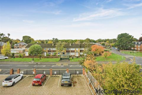 1 bedroom apartment for sale, Heathlands, Beaconsfield Road, Farnham Common, Slough