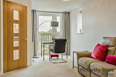 1 bedroom apartment for sale, Heathlands, Beaconsfield Road, Farnham Common, Slough