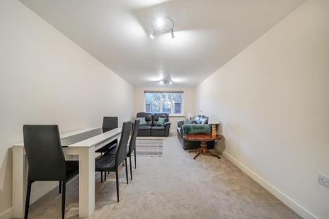 2 bedroom flat for sale, Manor Park,  Headington,  OX3