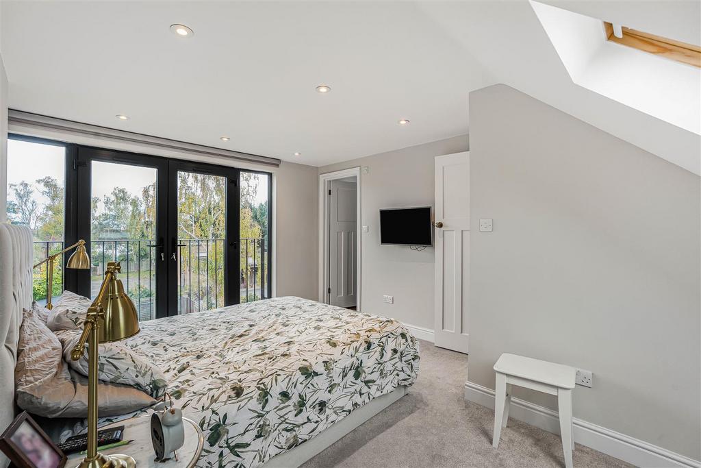 Bedroom 1 (pic 2) loft