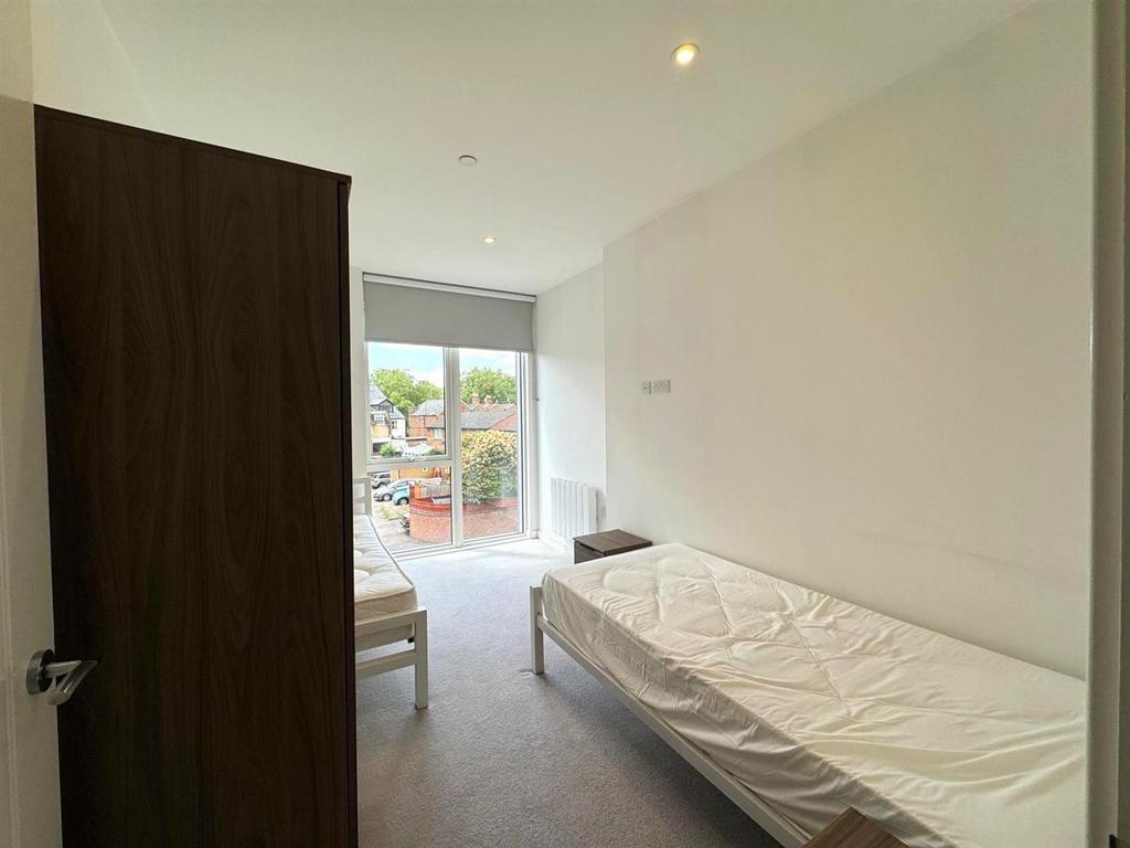 Bedroom 2 pic 3.jpg