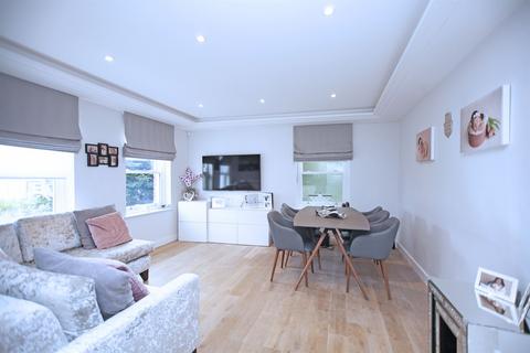 2 bedroom apartment for sale, Newlands House, Tenterden Grove