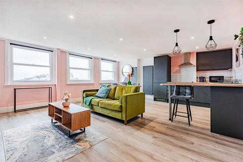 2 bedroom apartment to rent, Church Road, Hove, BN3
