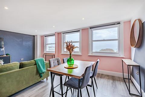 2 bedroom apartment to rent, Church Road, Hove, BN3