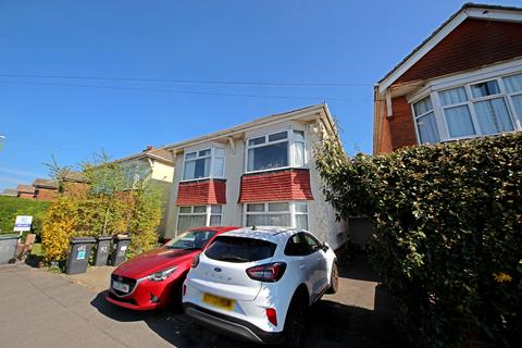 4 bedroom detached house to rent, Withermoor Road, Winton, Bournemouth