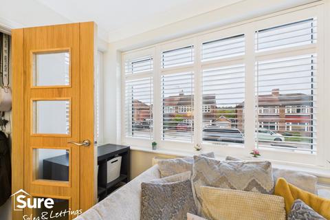 3 bedroom semi-detached house for sale, Fairway, Hemel Hempstead, Hertfordshire, HP3