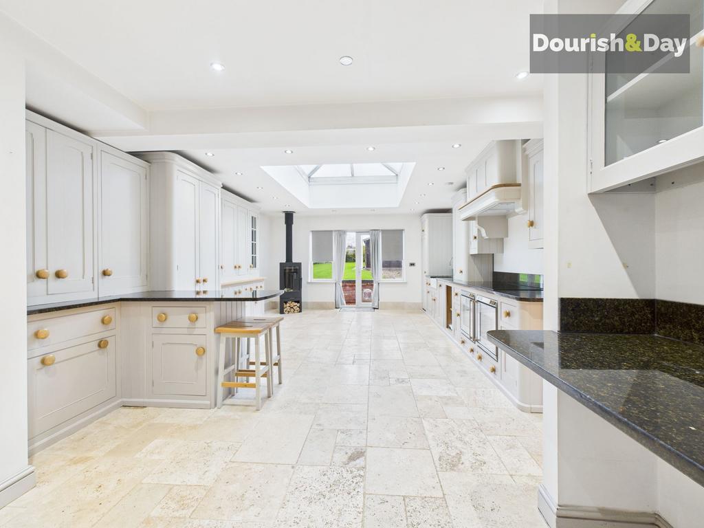 Kitchen Family Room