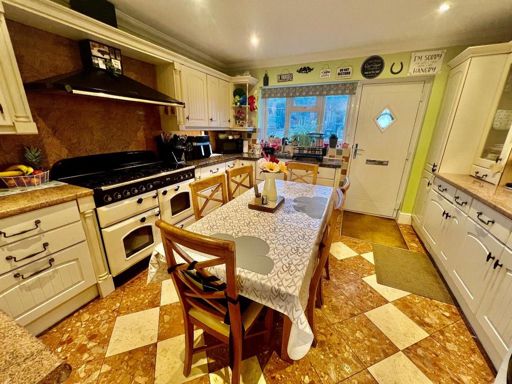 Kitchen/Breakfast Room