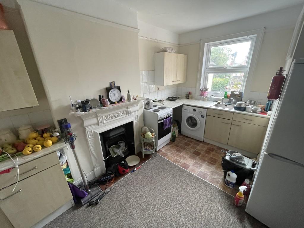 10 Medium T202511041108.jpg