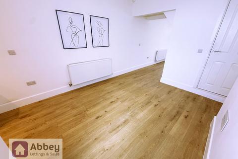 3 bedroom terraced house to rent, Pool Road, Leicester, LE3