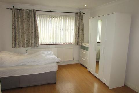 undefined, Double Room, Minehead Way, Stevenage, Hertfordshire