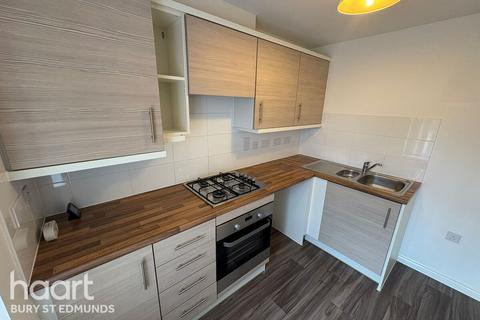 2 bedroom terraced house to rent, wintergreen Road, red lodge