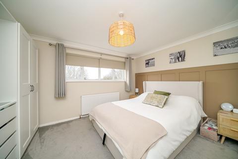 undefined, Crosslands, Caddington, LU1