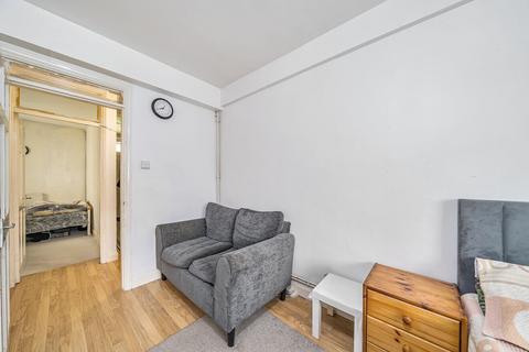 undefined, Monarch Parade, Mitcham CR4