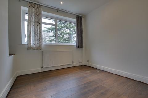 2 bedroom flat to rent, Cranley Court, Bromley BR2