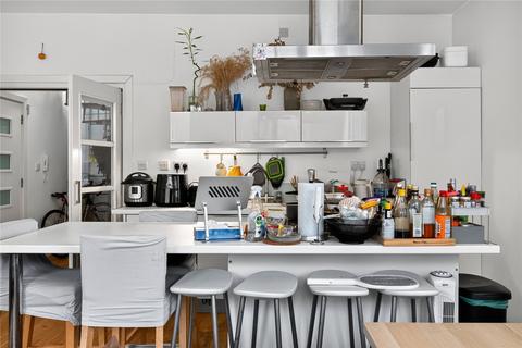 2 bedroom maisonette to rent, Clarence Road, London, E5