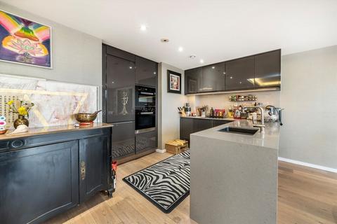 2 bedroom flat to rent, Farm Lane, London SW6