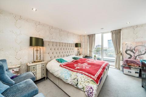 2 bedroom flat to rent, Farm Lane, London SW6
