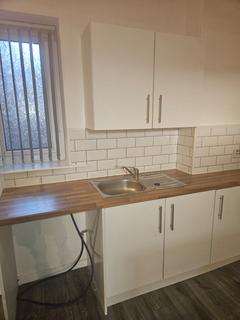 2 bedroom flat to rent, Aigburth Vale, Liverpool, L17