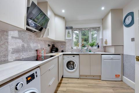 2 bedroom detached house for sale, Sherwood Gardens, Henley On Thames