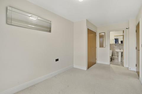 2 bedroom flat for sale, St. Georges Grove, London, SW17